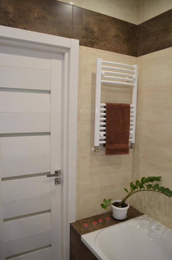 Apartment On Getmana Vigovskogo 49 Rivne Esterno foto